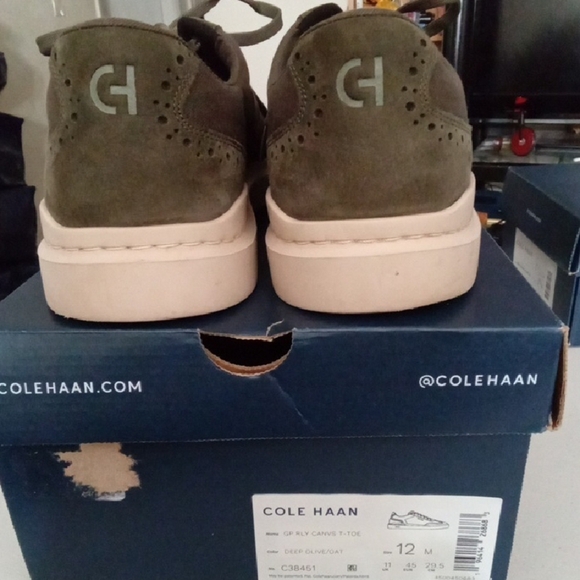 Cole Haan Green Sneakers Sleek Low-Top Design - Picture 6 of 8